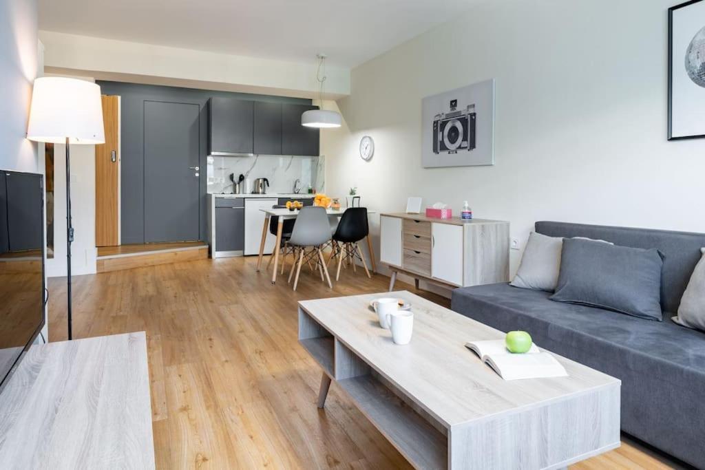 Large Comfy, Modern Studio 5 Min To Acropolis Афины Экстерьер фото