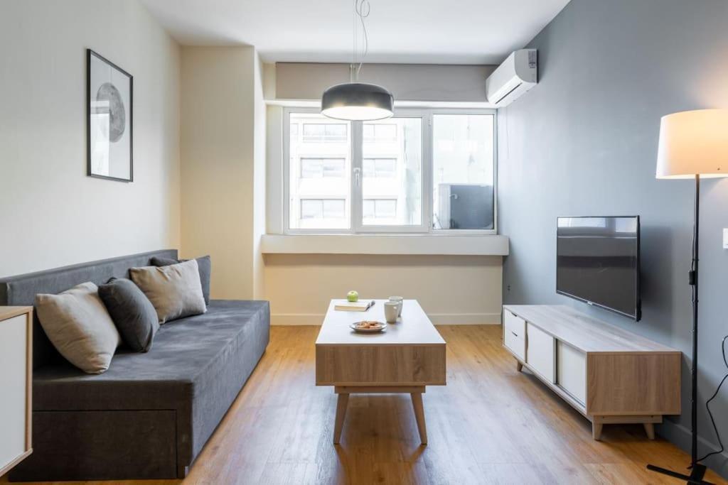 Large Comfy, Modern Studio 5 Min To Acropolis Афины Экстерьер фото